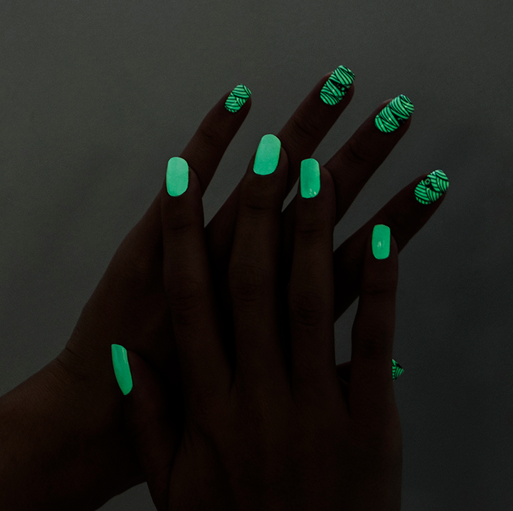 Glow-in-the-dark-nail-polish-strips - Spa Blah Blah Beauty Blog